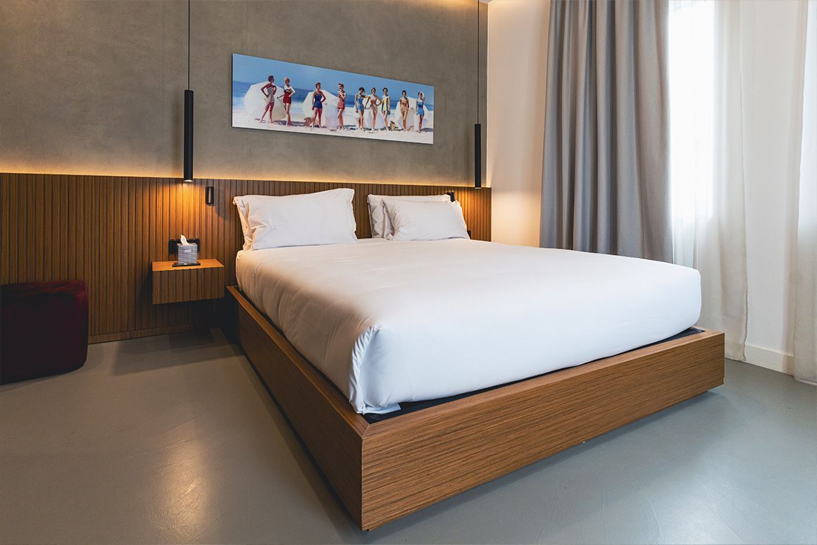 Camera J Hotel City Hotel