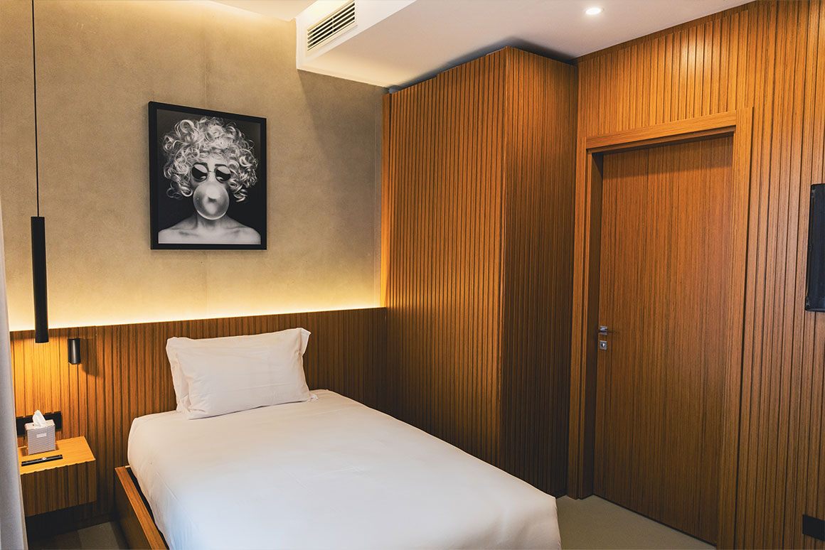 Camera J Hotel City Hotel